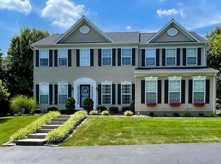 633 Crushed Apple Dr, Martinsburg, WV 25403