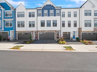 25434 Hartland Orchard Ter, Chantilly, VA 20152