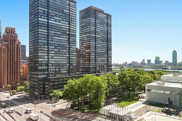 Rented by Keller Williams NYC | media 48