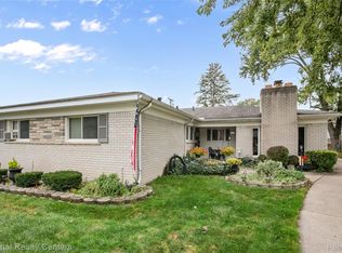 30223 Astor St, Farmington Hills, MI 48336
