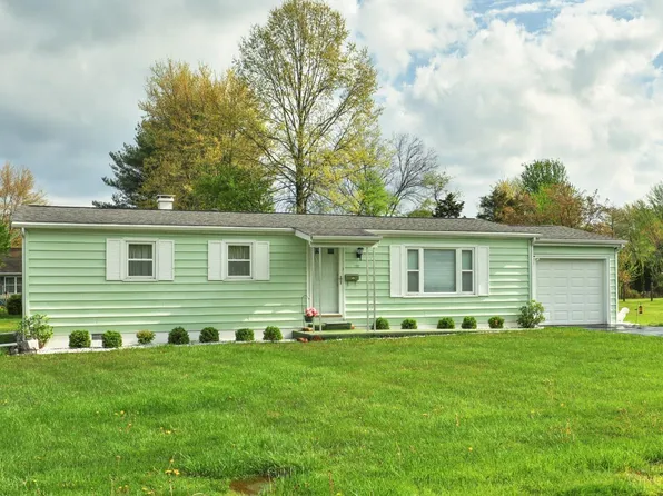 107 Sunset Dr, Bethel, OH 45106