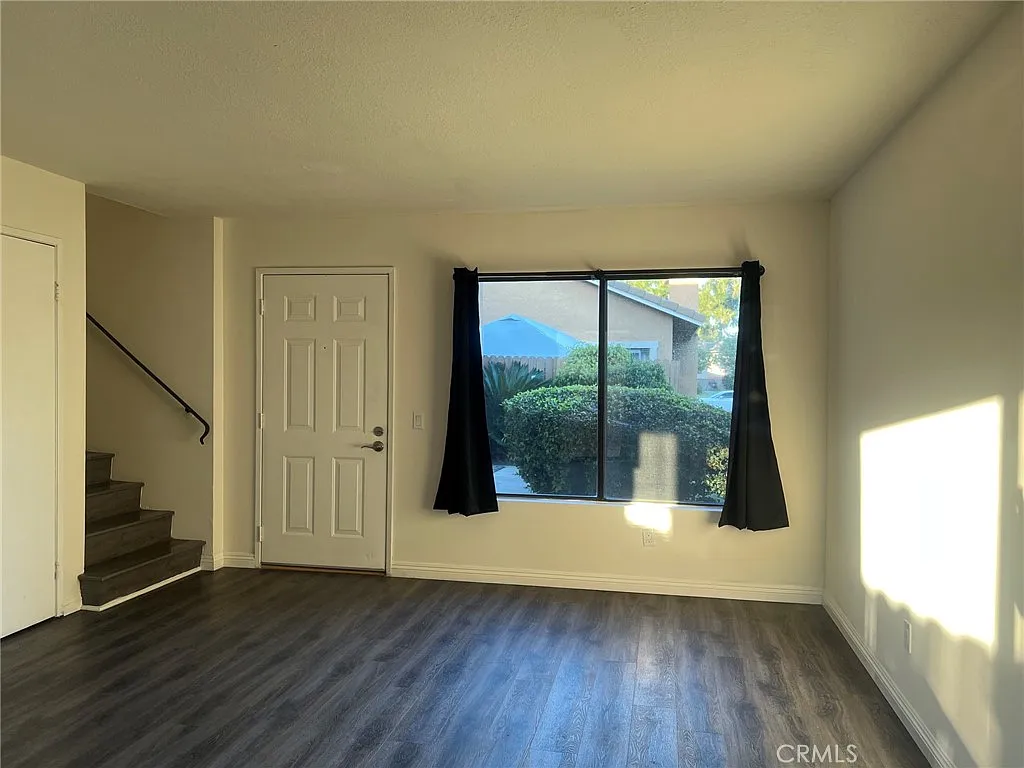 3 bed, 1.5 bath, 1200 sqft, $2,800 — Photo 4