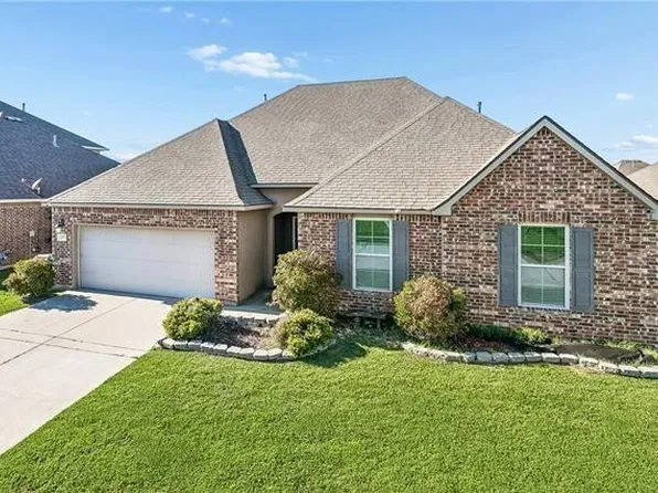 697 Lakeshore Village Dr, Slidell, LA 70461