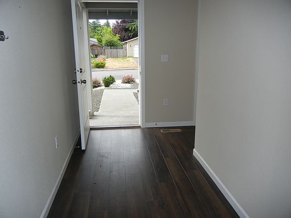 3rd image of 412 T St SE #4