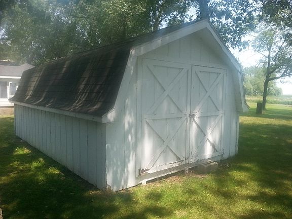 4th image of 2722 N Peterson Beach Dr