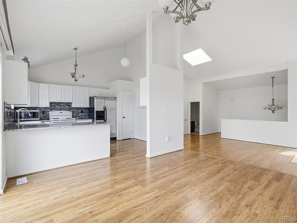 1st image of 2889 W Rowland Place