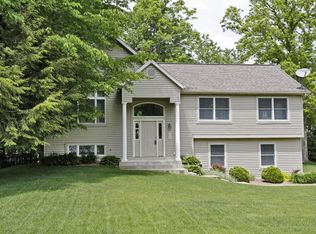 15255 Nickolas Dr, Grand Haven, MI 49417