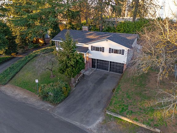3rd image of 1300 NE 66th St