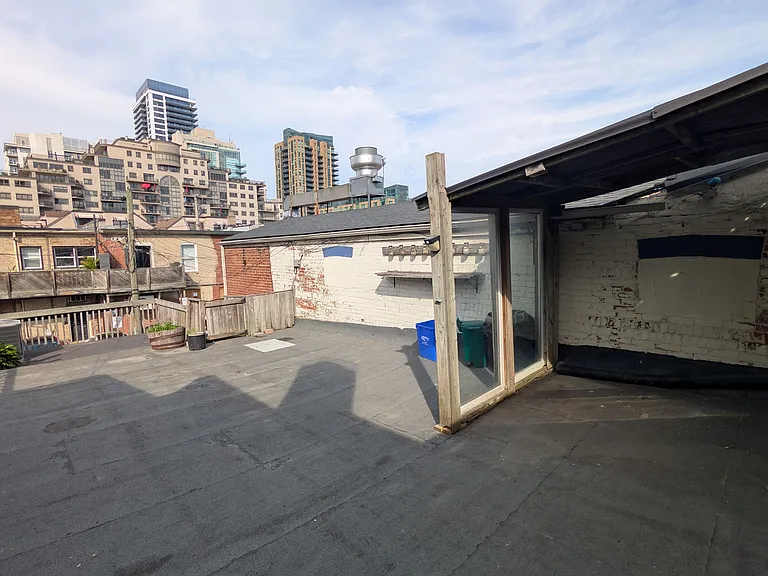 359A Brant St — Photo 12
