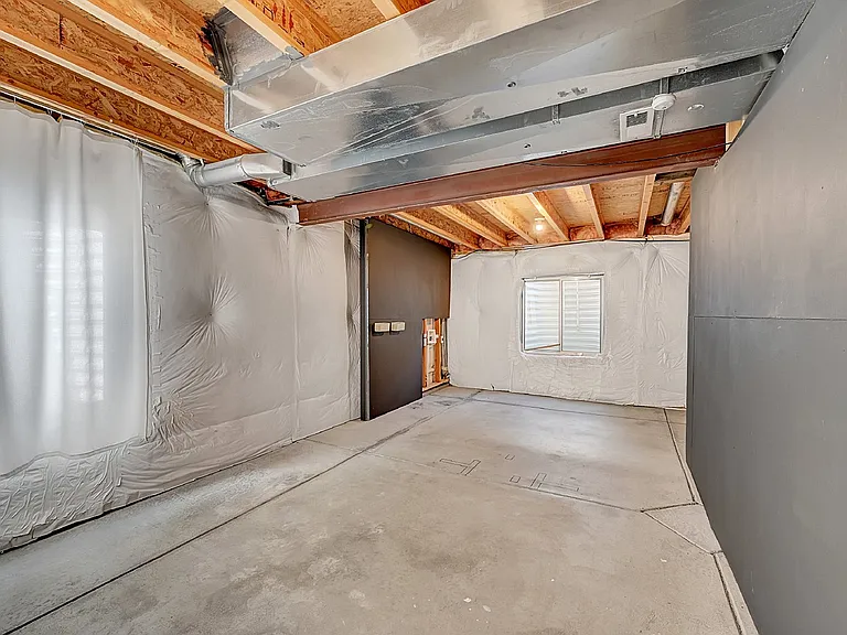 1560 Bain Dr — Photo 22