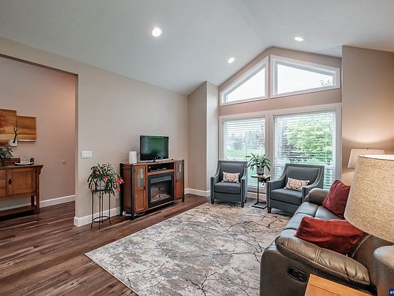 4th image of 34195 Parkwoods Dr NE