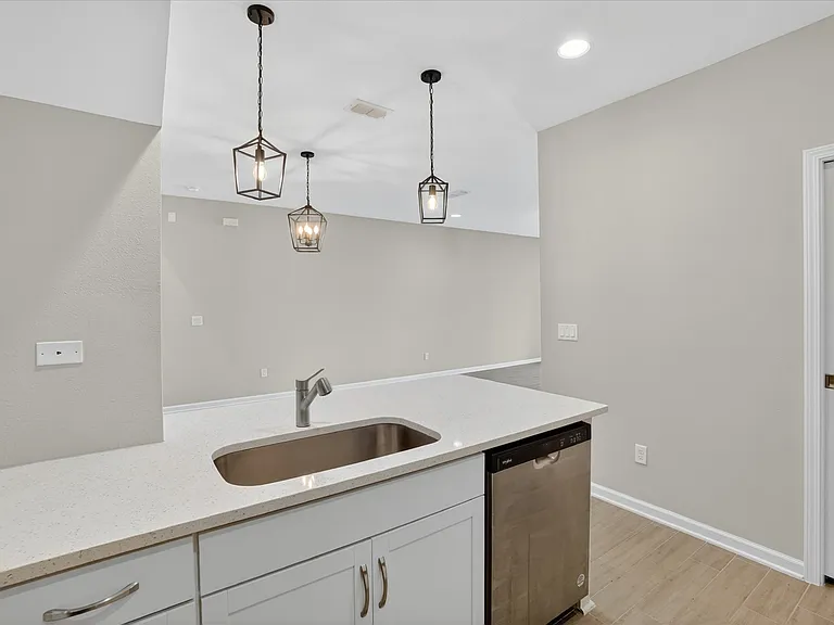 698 Cherry Elm Dr — Photo 9