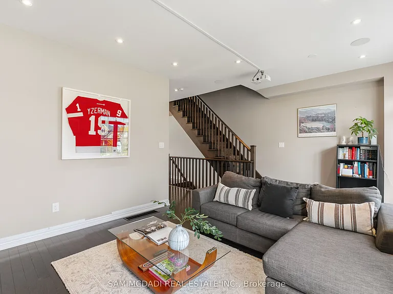 215 Dundas St E #9 — Photo 7