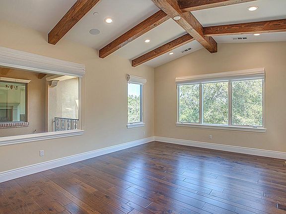 4th image of 15685 Gum Tree Ln