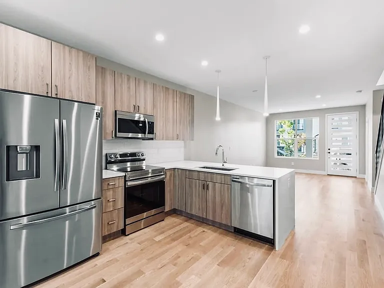 4270 W 13th Ave — Photo 2