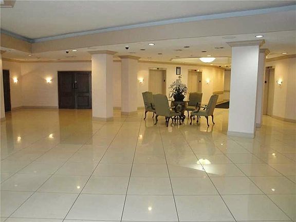 2nd image of 1200 NE Miami Gardens Dr APT 919W