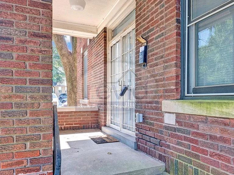 The Broadmoor Apartments — Photo 7