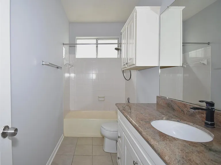20703 Whitevine Way — Photo 26