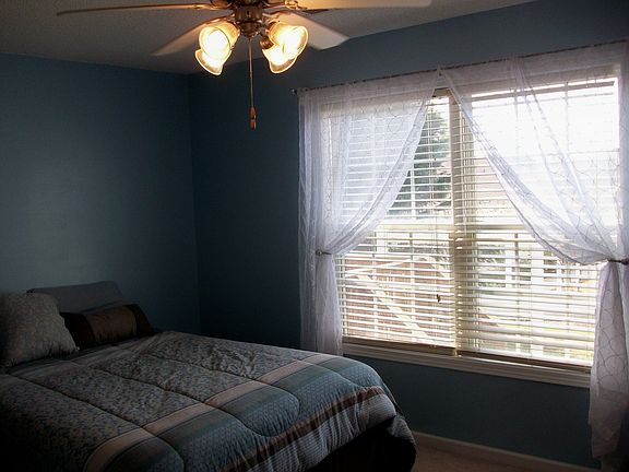 3rd image of 2004 Kensington Pl