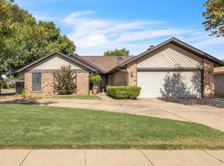 2909 Parkside Dr, Edmond, OK 73012