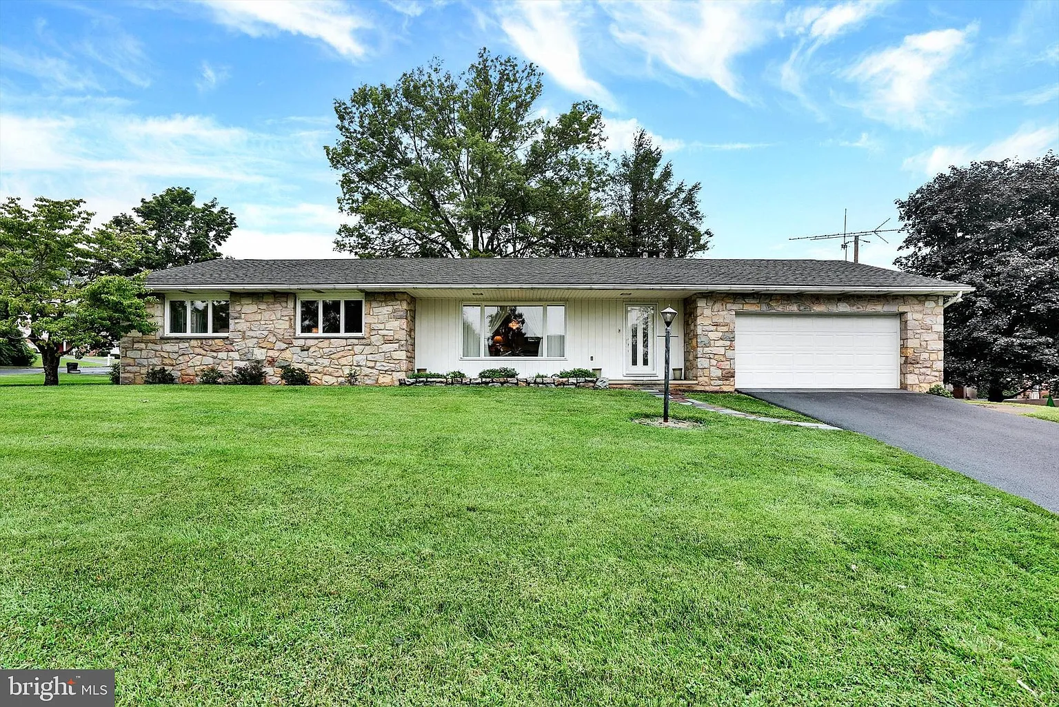 703 Hain Ave photo 1