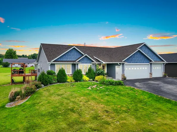 461 Glenview Way, Little Suamico, WI 54141