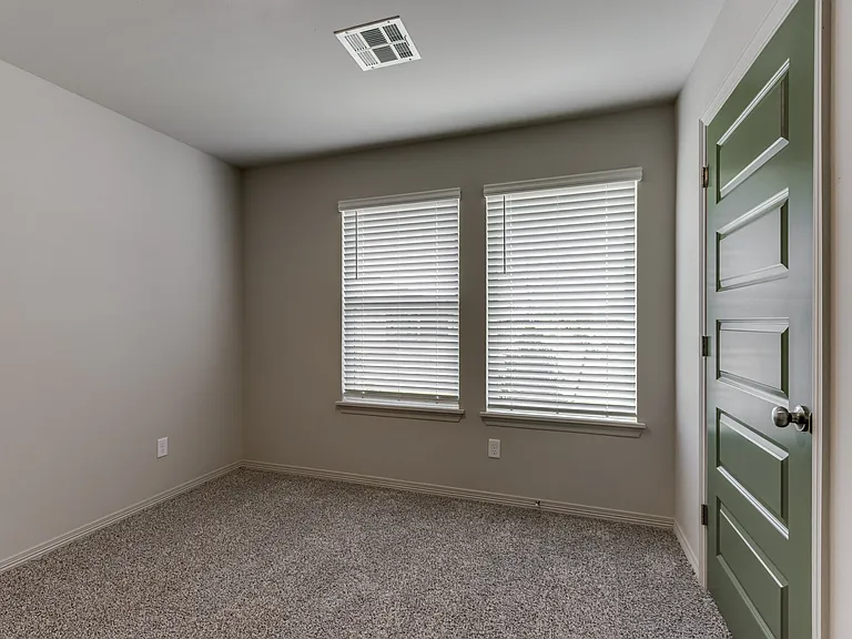 10645 SW 18th St — Photo 25