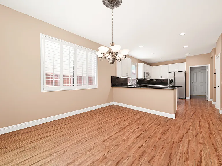 45277 Chateau Ct — Photo 4