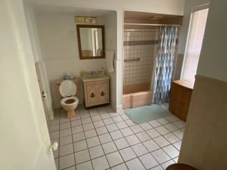 306 E Northview Ave — Photo 5