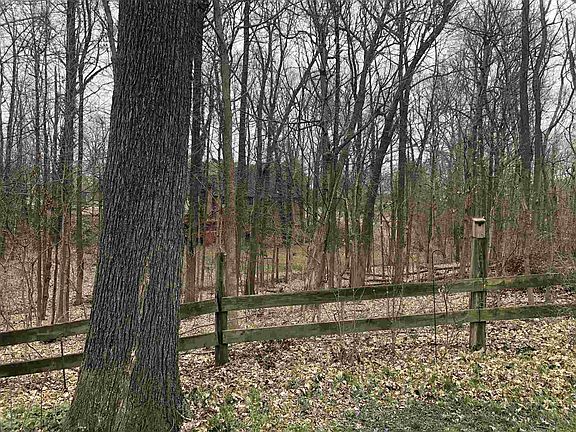 3rd image of 5666 Woodlawn Dr