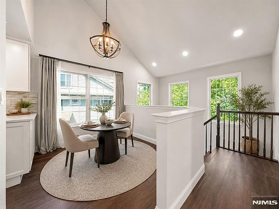 5th image of 25 Woods Edge Rd #25