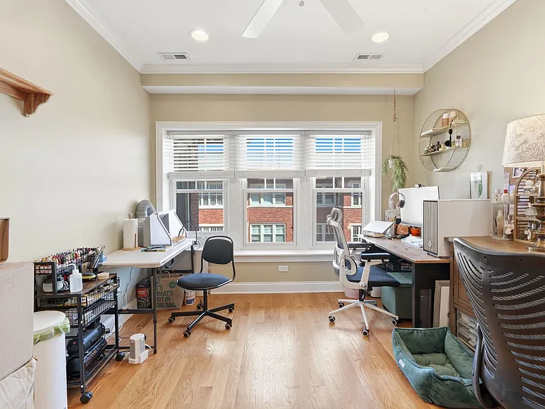 Hinman Court Condos — Photo 51