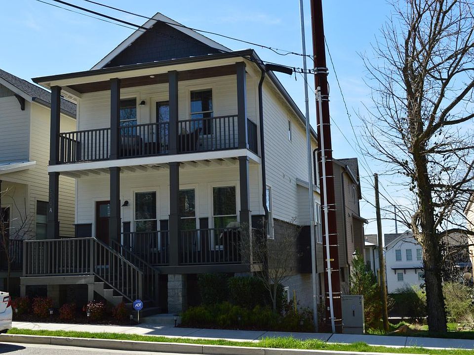 Front view of house with street parking available on top of