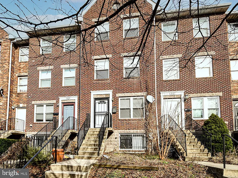 1319 Belmont St NW — Photo 3