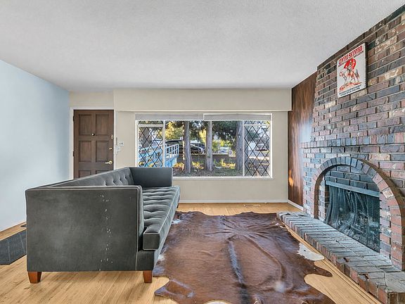 4th image of 1144 Rochester Ave