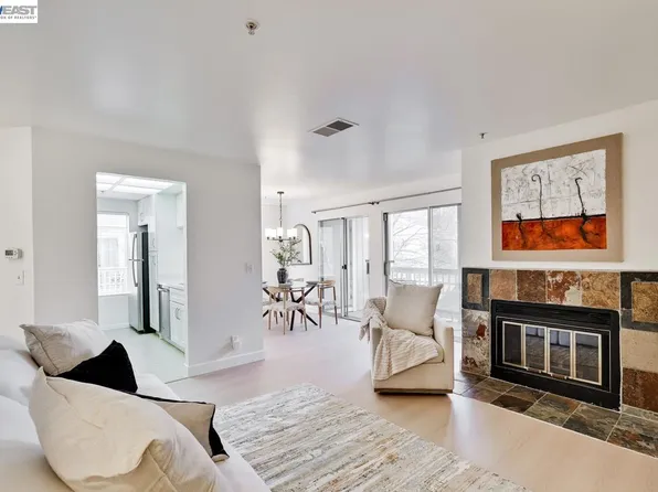 2709 Oak Rd APT G, Walnut Creek, CA 94597