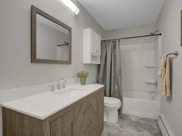 7412 22nd St W #104, Saint Louis Park, MN 55426