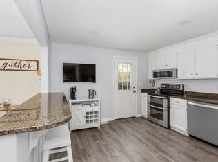 7 Glenwood Rd, Franklin, MA 02038