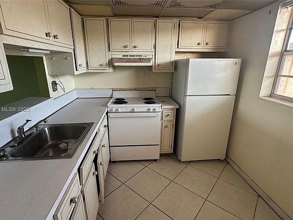 5th image of 5181 W Oakland Park Blvd #305