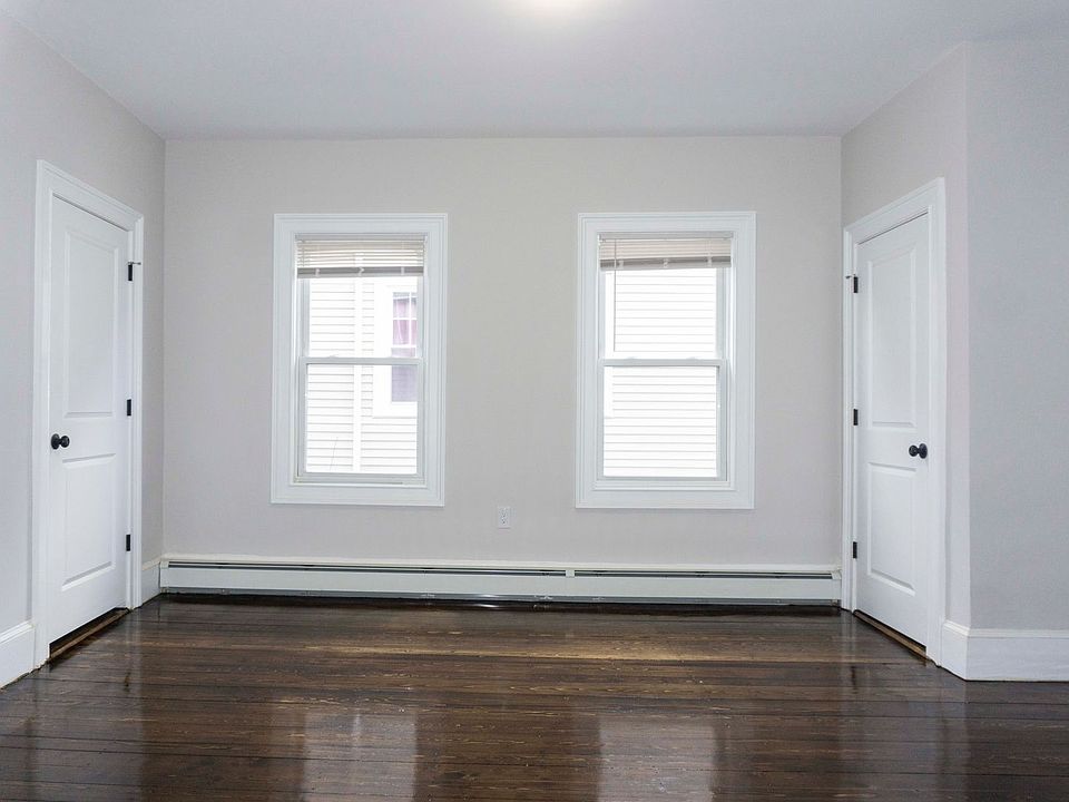 2nd image of 3147-3149 Washington St #4R