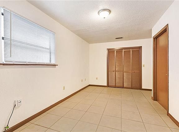 5th image of 332 Dome Dr