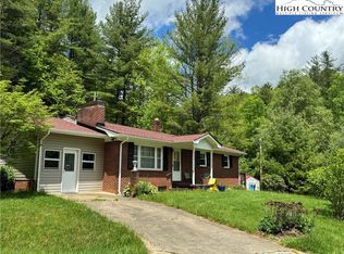 300 E Mill Creek Rd, Fleetwood, NC 28626