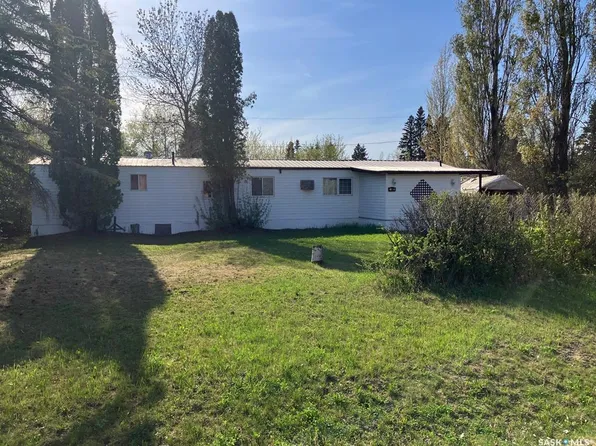 407 Railway AVENUE, White Fox, SK S0J 3B0