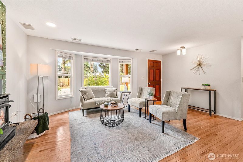 3rd image of 11417 44th Drive NE