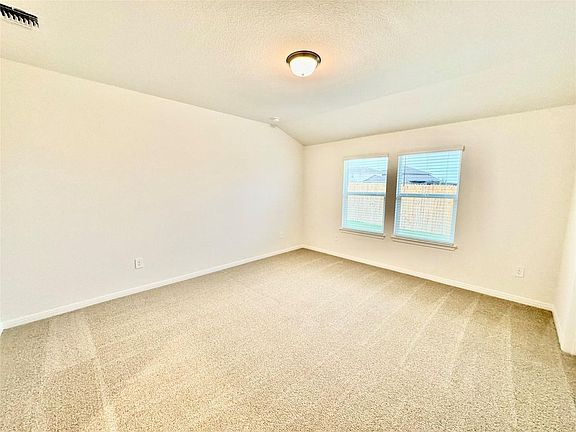 3rd image of 5029 Hazelnut Ln