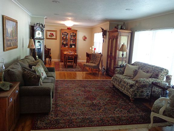 Living Room/Dining Room