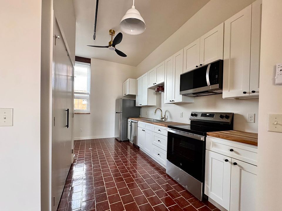 1st image of 510 S College St #119