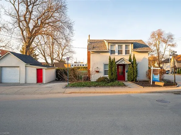 15 Maple Ave, Hamilton, ON L8G 2P1