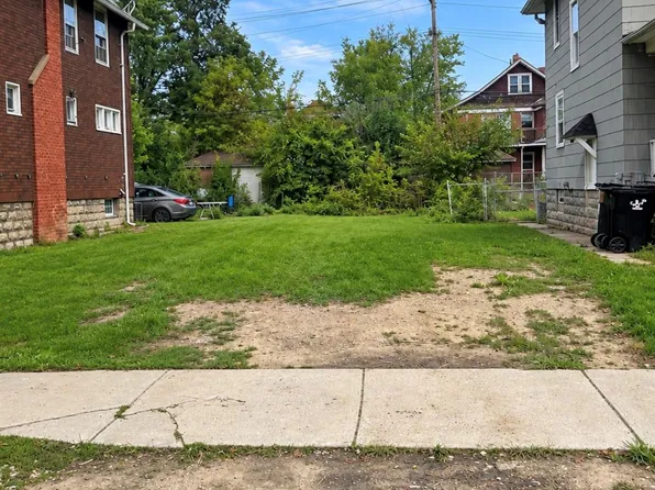 5396 Seneca St, Detroit, MI 48213