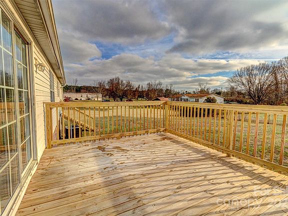 2nd image of 112 Kimbo Dr